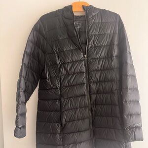 Eddie Bauer women’s size medium down jacket in immaculate condition.